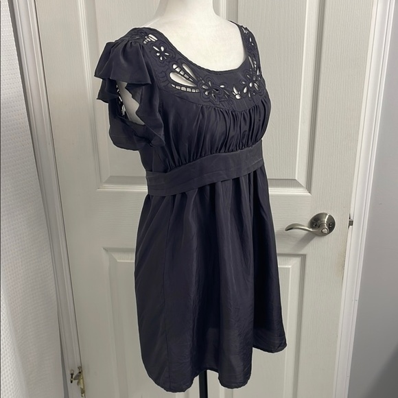 Gray Baby Doll Mini Dress Cut Out Floral Design Front & Back 100% Silk Size 6 - Picture 7 of 10